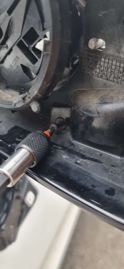 BMW Dynamic LED Audi Style Sweep Indicator Fitting Instructions