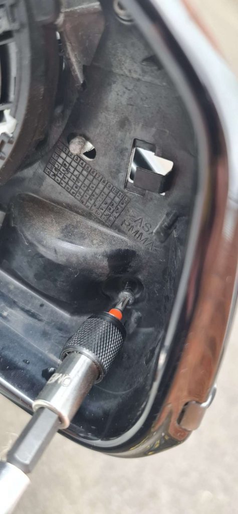 BMW Dynamic LED Audi Style Sweep Indicator Fitting Instructions